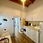 Case de vacanță Siesta Cycladic Elegance With Castle View *